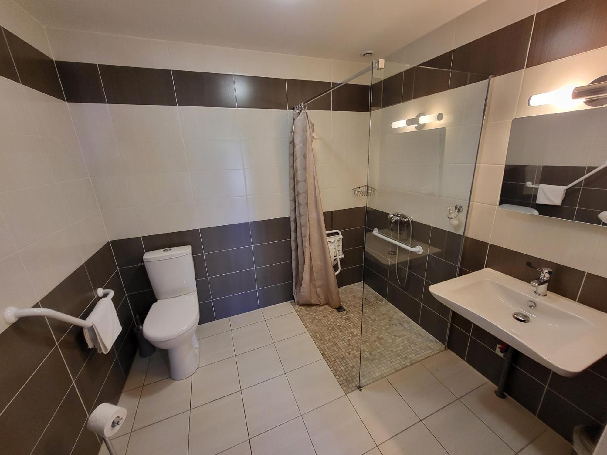 Auberge Des Lacs Bleus Clérac エクステリア 写真