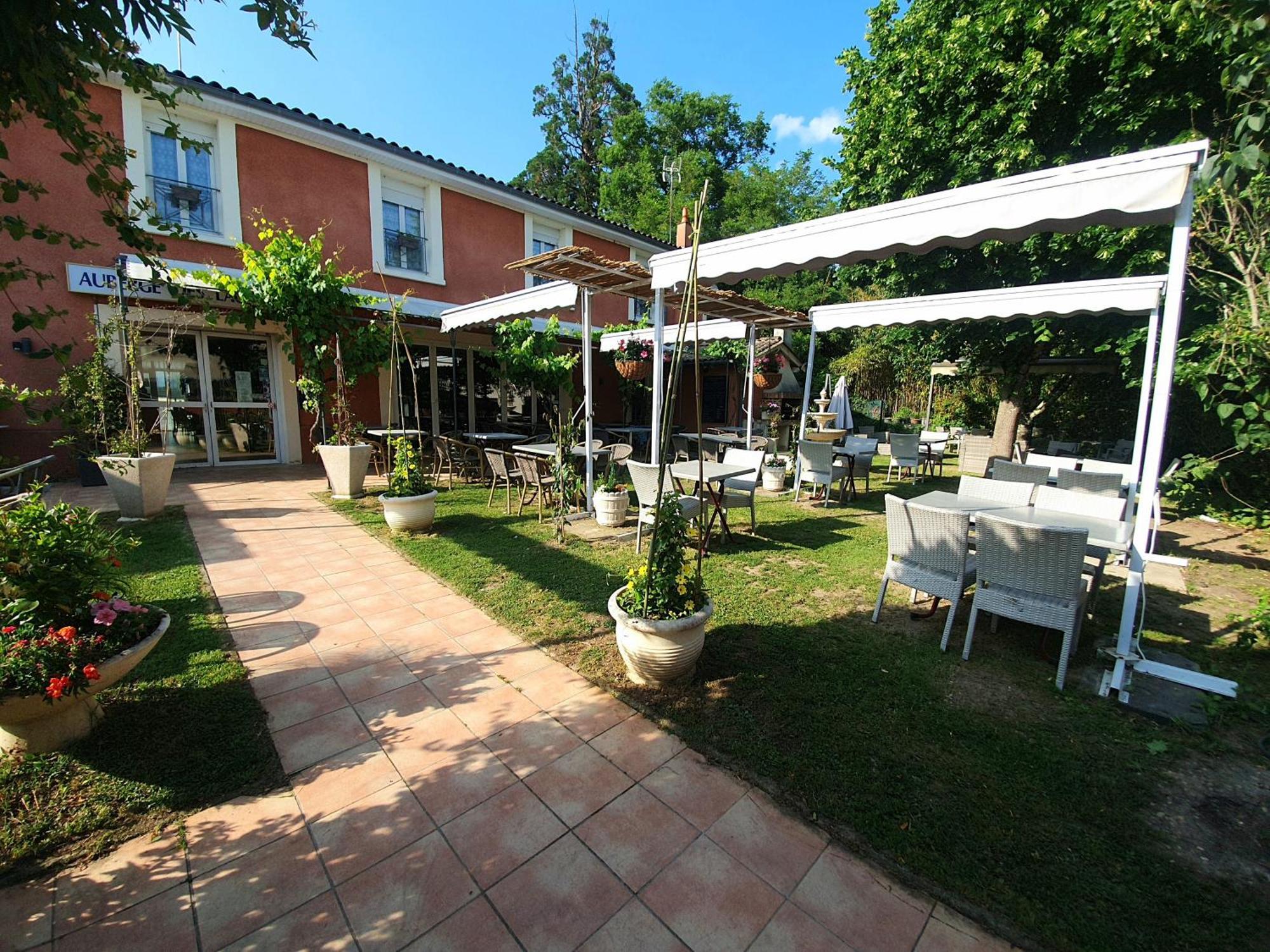Auberge Des Lacs Bleus Clérac エクステリア 写真